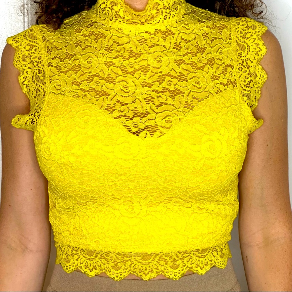 Bebe lace crop top, Yellow, size XS